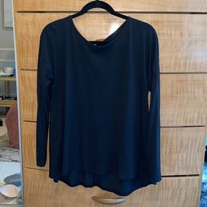 Long sleeve black lululemon loose fitting shirt